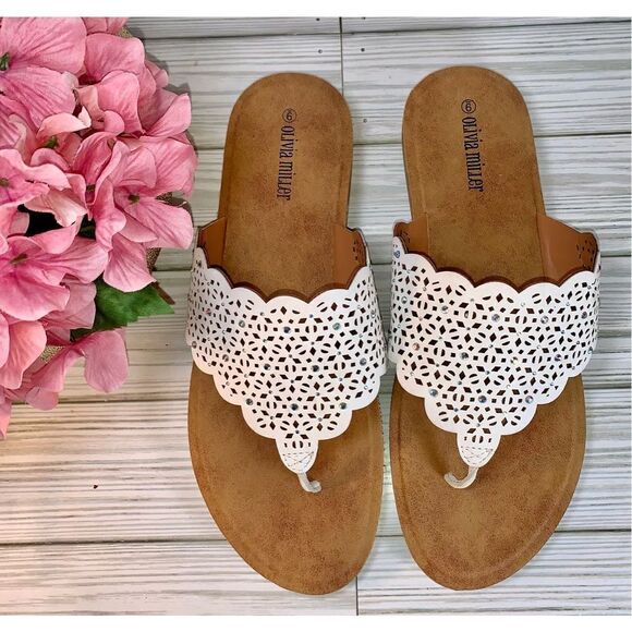 Olivia Miller White Hooded Rhinestone Slip On Sandals S:9 - Picture 4 of 12